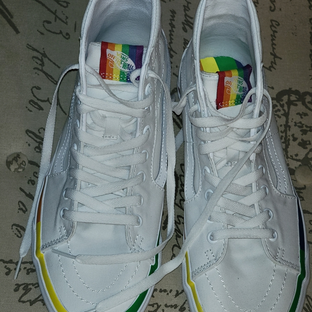 Vans - Picture 3 of 6